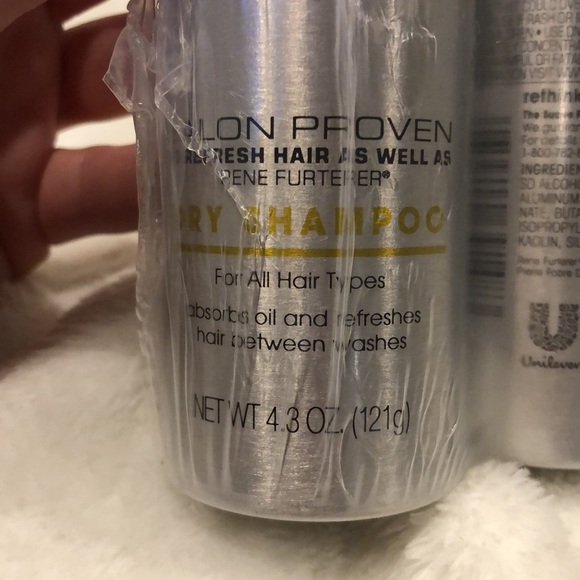 Suave Professionals Refresh and Revive Dry Shampoo 4.3oz each package of 3 New - Picture 4 of 4